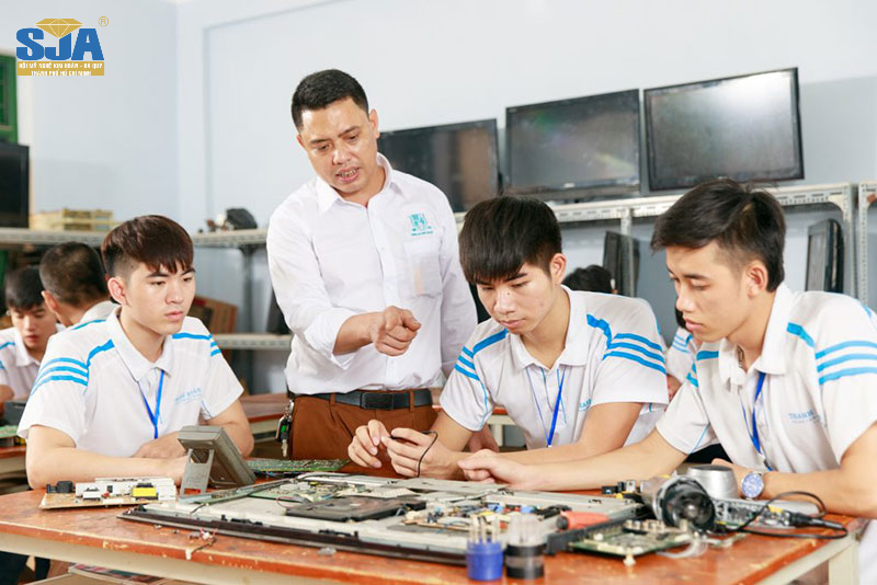 Làm chứng chỉ nghề mới nhất - Cập nhật xu hướng đào tạo nghề uy tín và lấy nhanh