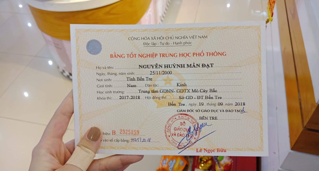 Làm bằng cấp 3 bao nhiêu tiền? Cập nhật chi phí mới nhất năm 2026